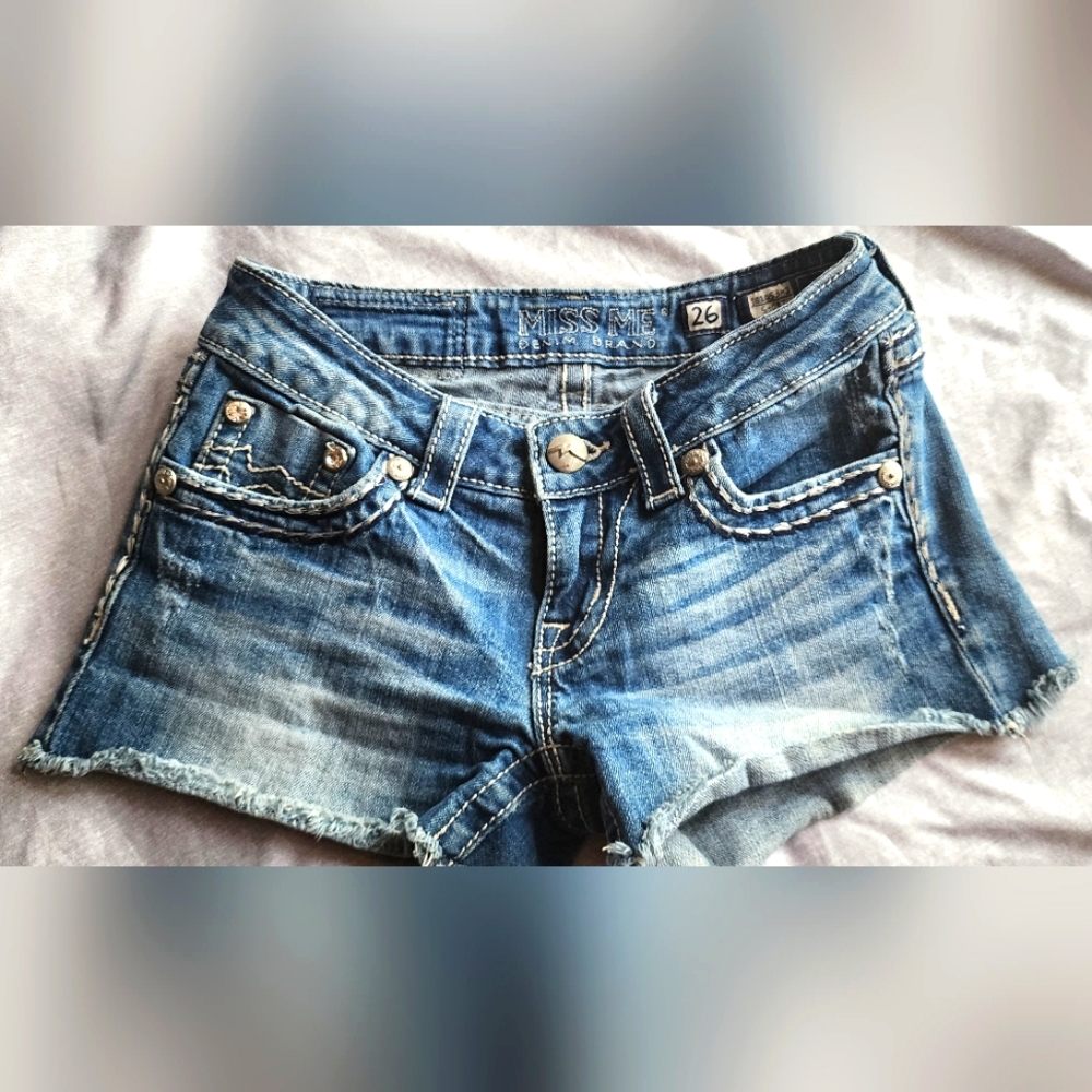 Miss Me Shorts size 26